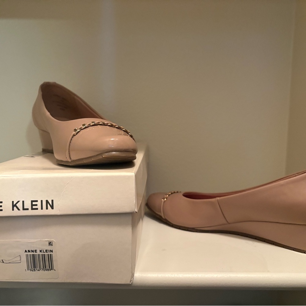 Anne Klein Tan Wedges